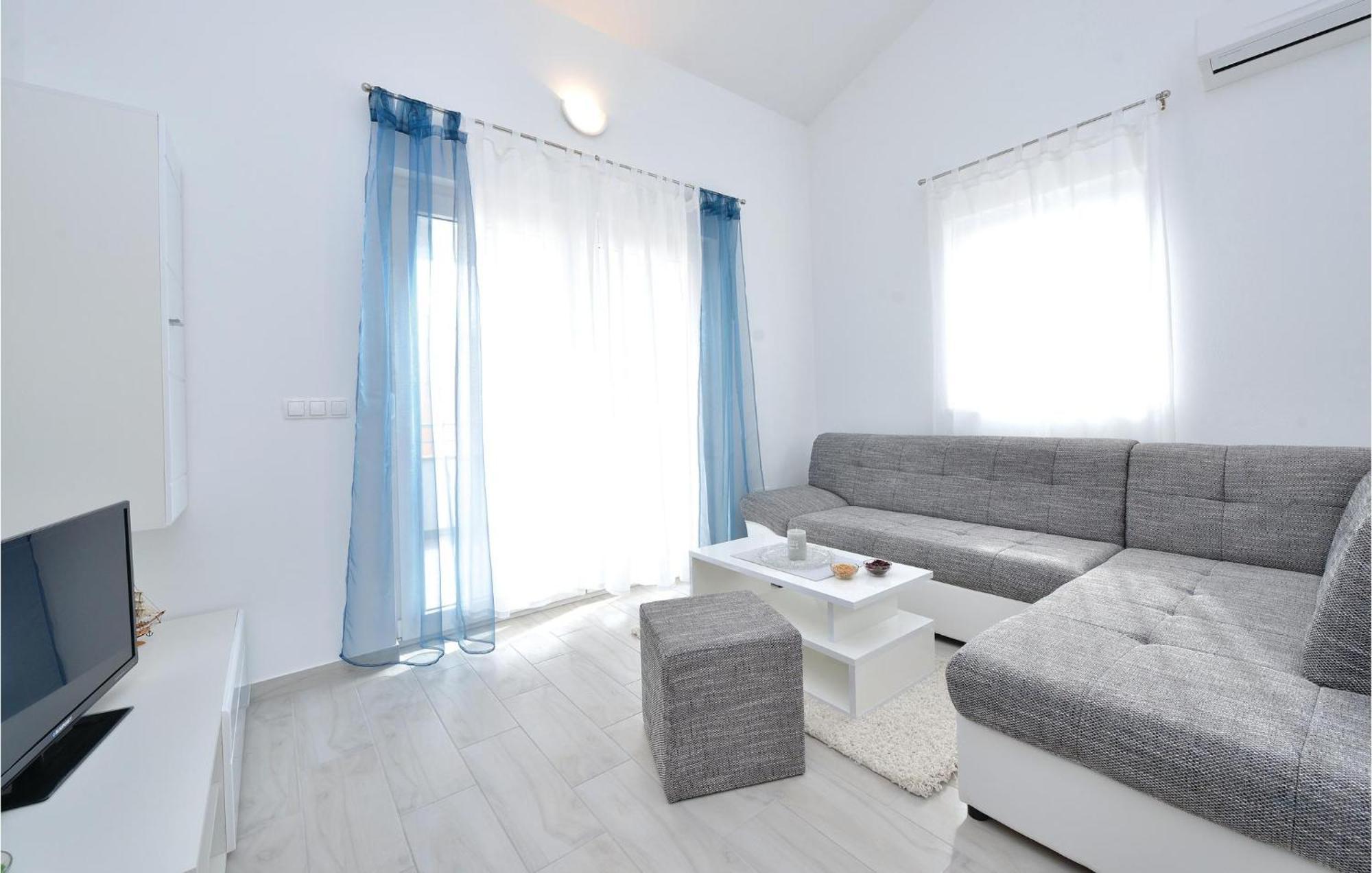Nice Apartment In Vrsi-Mulo With Wifi Экстерьер фото