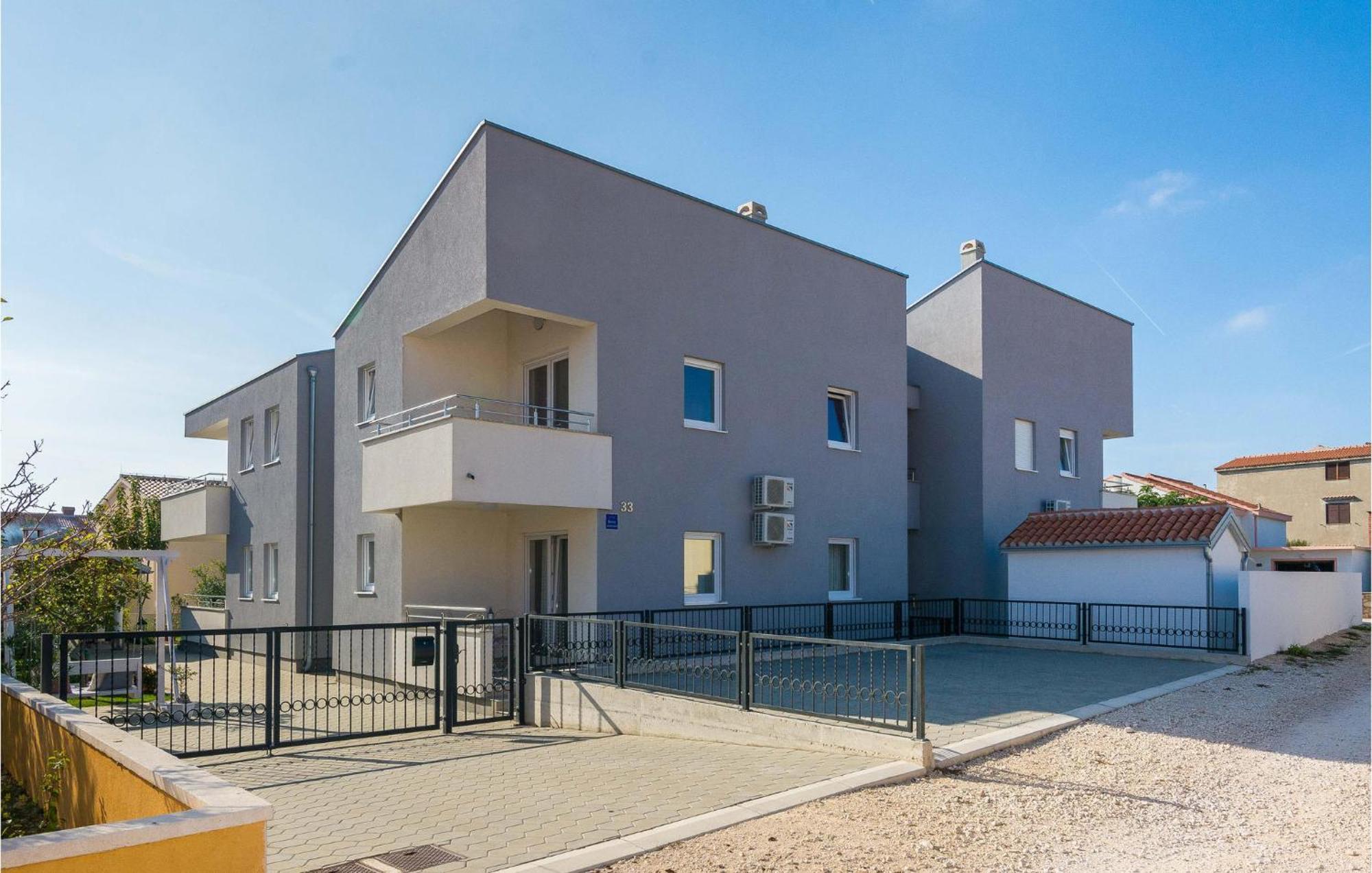Nice Apartment In Vrsi-Mulo With Wifi Экстерьер фото